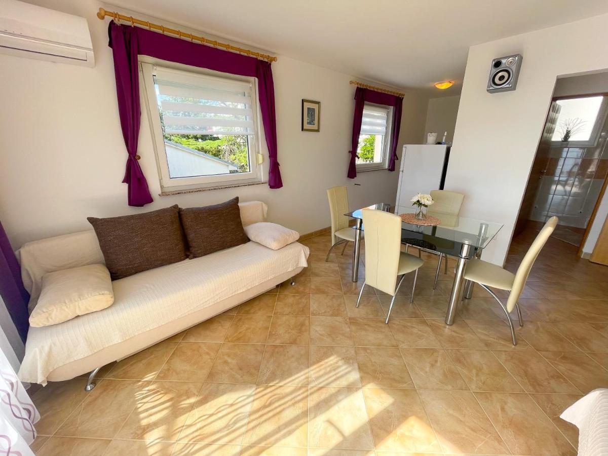 Apartment Nika 2 Dramalj Esterno foto